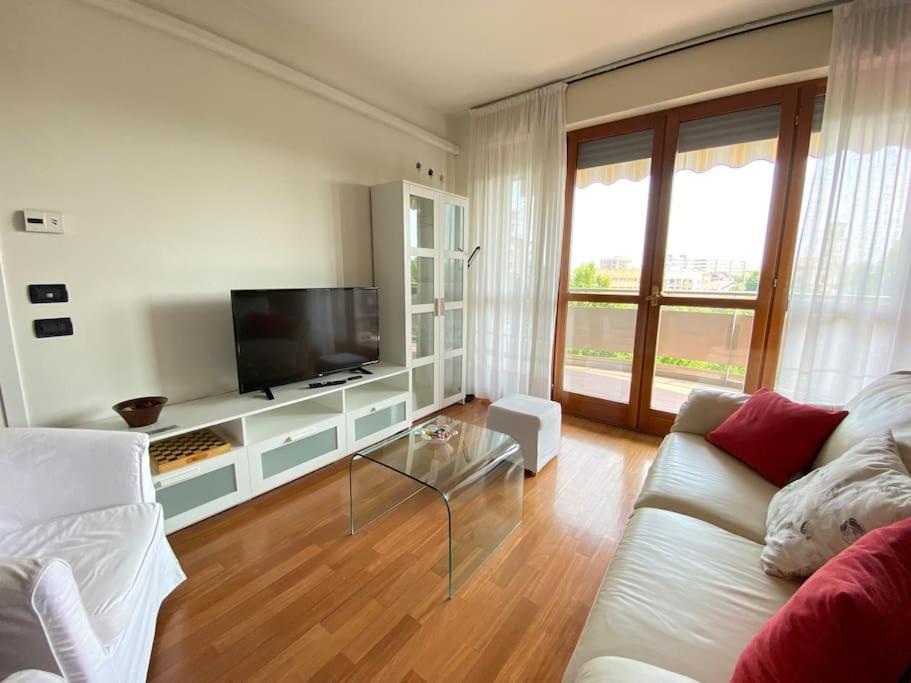 Apartment Incantevole - 15 Minuti Da Duomo + Wifi, Parking